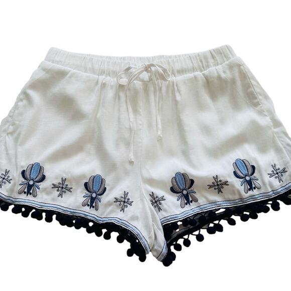 Miami Blue White Floral Embroidered Pockets Tie Pom Pom Hem Shorts Small NEW - Picture 12 of 12